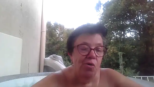 Vandeae44 online show from June 2026 07:35:01 PM