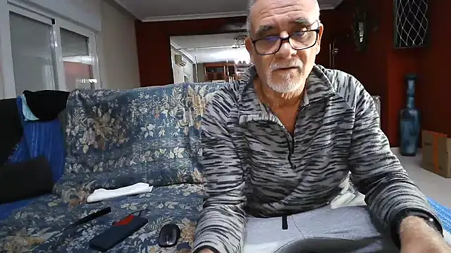 Snapshot of maduroguapo chatting on December 2024 10:11:02 PM maduroguapo online show from December 2024 10:11:02 PM