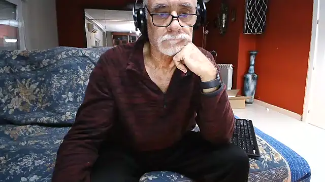 Snapshot of maduroguapo chatting on January 2025 10:19:01 PM maduroguapo online show from January 2025 10:19:01 PM
