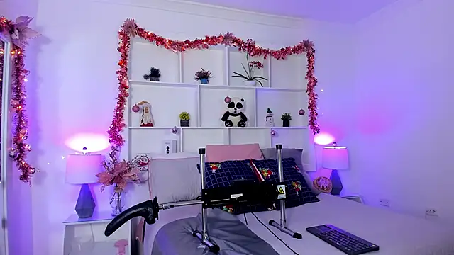 Jenifer Diaz online show from December 2024 01:05:02 PM