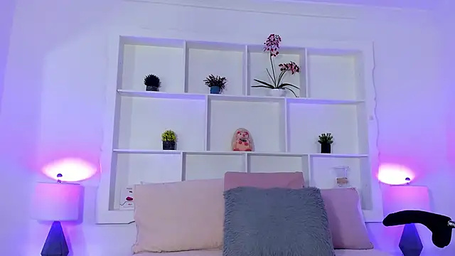 Jenifer Diaz online show from October 2025 12:47:02 PM