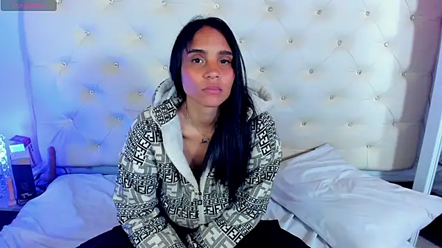 sophie pariss online show from January 2025 06:43:02 AM