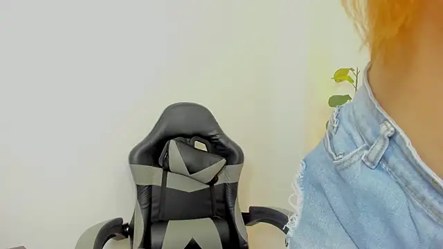 Snapshot of maroly_21 chatting on October 2025 02:07:01 AM maroly 21 online show from October 2025 02:07:01 AM