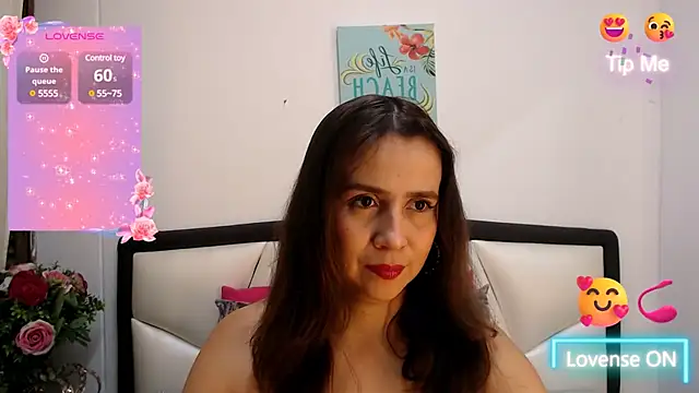 Snapshot of Heidy_Wells chatting on January 2025 12:24:01 PM Heidy Wells online show from January 2025 12:24:01 PM