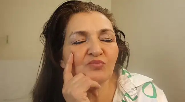 Snapshot of Bellaisa chatting on December 2024 03:37:02 AM Bellaisa online show from December 2024 03:37:02 AM