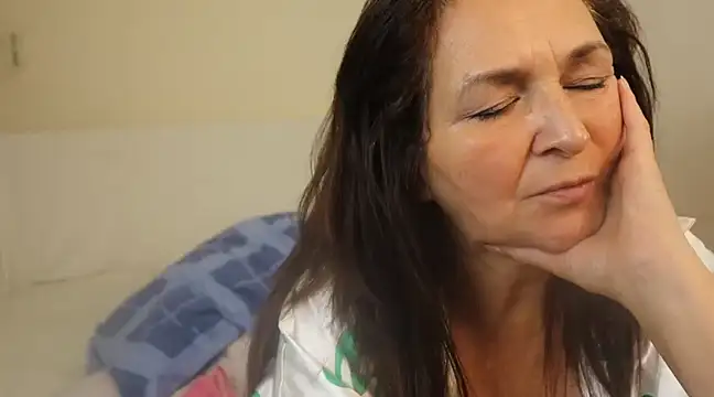 Snapshot of Bellaisa chatting on December 2024 06:44:02 AM Bellaisa online show from December 2024 06:44:02 AM