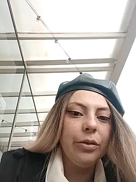 madelaine- online show from October 2025 05:22:01 PM