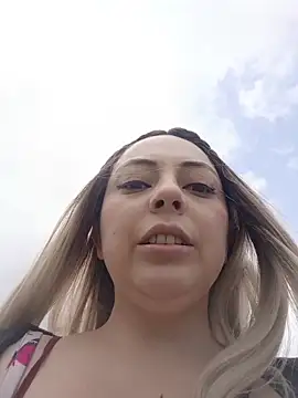 madelaine- online show from November 2025 07:24:01 PM