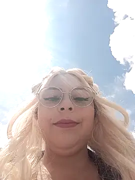 madelaine- online show from March 2026 06:35:01 PM