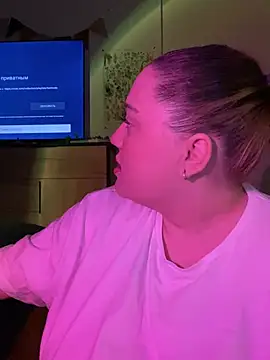 DaisyBooom online show from February 2025 07:08:02 PM