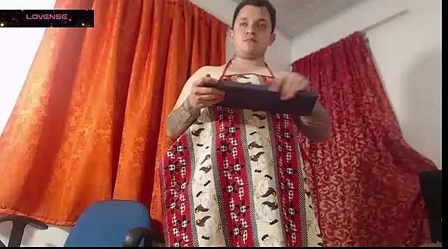 Snapshot of tony_landri chatting on December 2024 02:42:01 AM tony landri online show from December 2024 02:42:01 AM