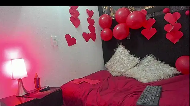 Evaaross 2345 online show from February 2025 05:36:01 PM