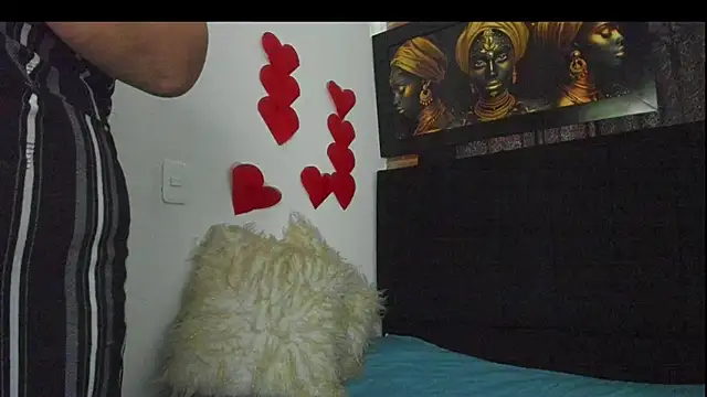 Evaaross 2345 online show from February 2025 12:37:01 PM