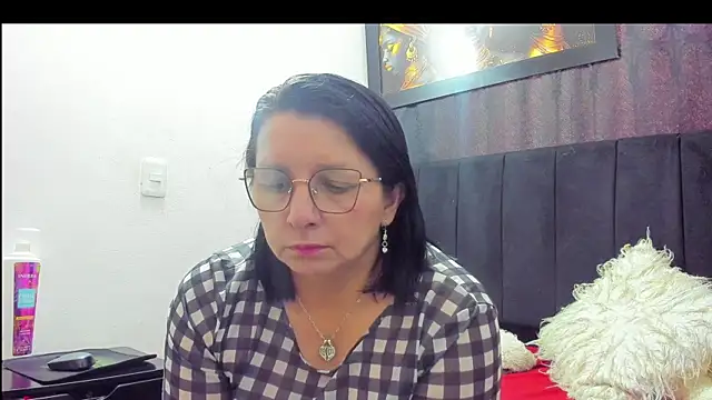 Evaaross 2345 online show from February 2026 02:10:02 PM