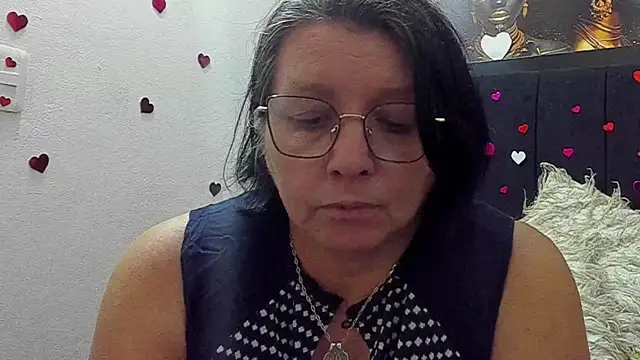 Snapshot of Evaaross_2345 chatting on May 2026 08:15:01 PM Evaaross 2345 online show from May 2026 08:15:01 PM