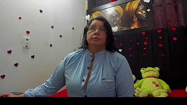 Snapshot of Evaaross_2345 chatting on June 2026 08:34:02 PM Evaaross 2345 online show from June 2026 08:34:02 PM