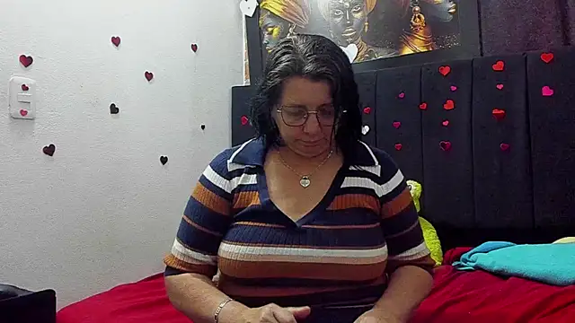 Snapshot of Evaaross_2345 chatting on June 2026 08:12:02 PM Evaaross 2345 online show from June 2026 08:12:02 PM
