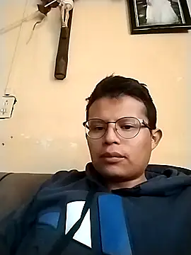 BoyHot11 online show from January 2026 06:33:01 PM