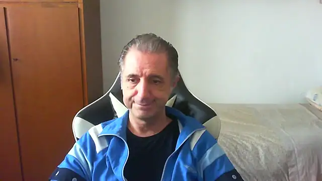 lliuk70mi online show from May 2026 01:06:02 PM