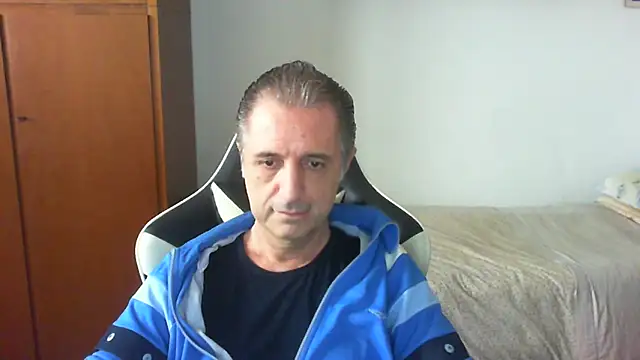 Snapshot of lliuk70mi chatting on May 2026 12:24:02 PM lliuk70mi online show from May 2026 12:24:02 PM