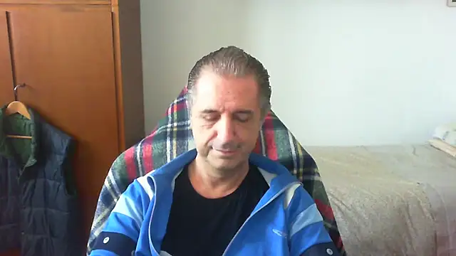 Snapshot of lliuk70mi chatting on May 2026 01:27:02 PM lliuk70mi online show from May 2026 01:27:02 PM
