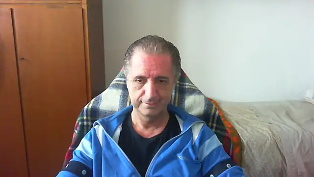 Snapshot of lliuk70mi chatting on May 2026 02:00:01 PM lliuk70mi online show from May 2026 02:00:01 PM