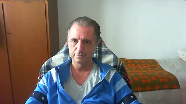 Snapshot of lliuk70mi chatting on May 2026 02:46:01 PM lliuk70mi online show from May 2026 02:46:01 PM