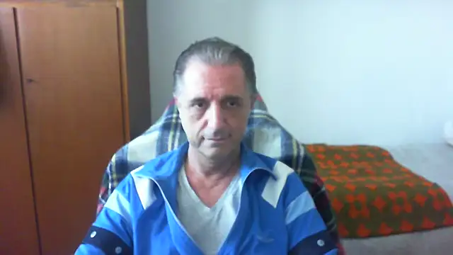 Snapshot of lliuk70mi chatting on May 2026 02:27:02 PM lliuk70mi online show from May 2026 02:27:02 PM