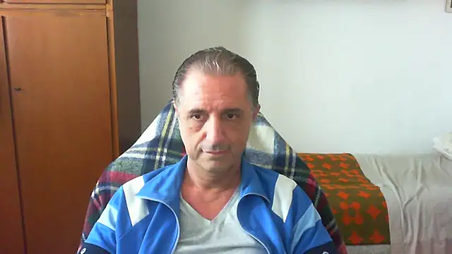Snapshot of lliuk70mi chatting on May 2026 12:23:02 PM lliuk70mi online show from May 2026 12:23:02 PM