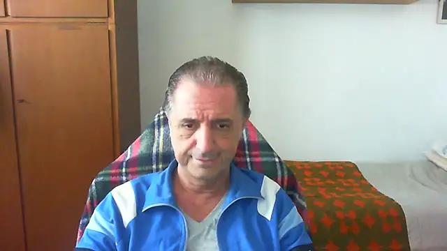 Snapshot of lliuk70mi chatting on May 2026 12:00:02 PM lliuk70mi online show from May 2026 12:00:02 PM