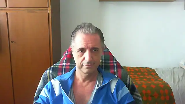 Snapshot of lliuk70mi chatting on May 2026 01:28:01 PM lliuk70mi online show from May 2026 01:28:01 PM
