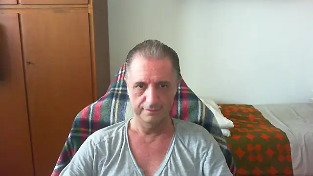 Snapshot of lliuk70mi chatting on May 2026 12:12:01 PM lliuk70mi online show from May 2026 12:12:01 PM