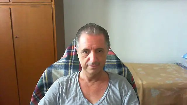 Snapshot of lliuk70mi chatting on May 2026 03:06:01 PM lliuk70mi online show from May 2026 03:06:01 PM