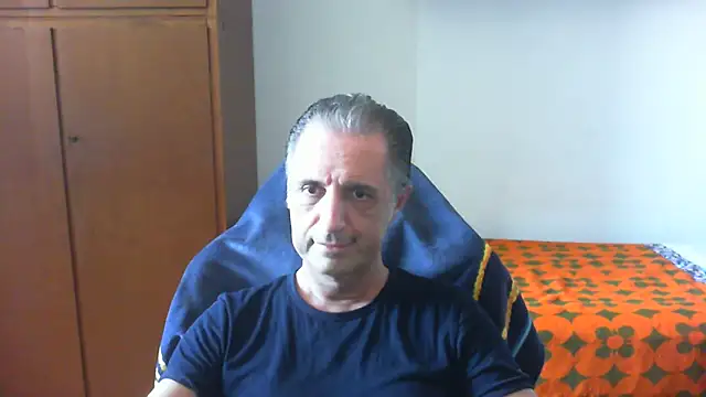 Snapshot of lliuk70mi chatting on May 2026 01:17:01 PM lliuk70mi online show from May 2026 01:17:01 PM
