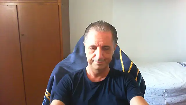 Snapshot of lliuk70mi chatting on May 2026 08:10:02 AM lliuk70mi online show from May 2026 08:10:02 AM