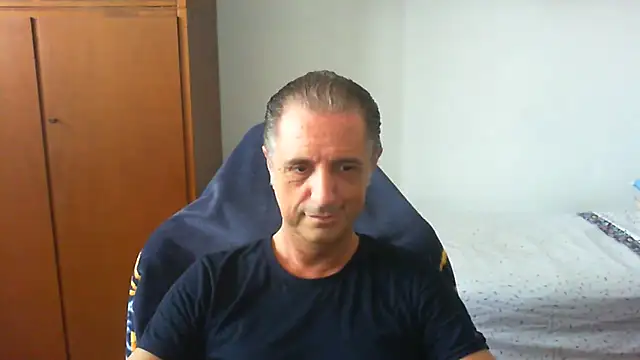 Snapshot of lliuk70mi chatting on June 2026 12:07:02 PM lliuk70mi online show from June 2026 12:07:02 PM