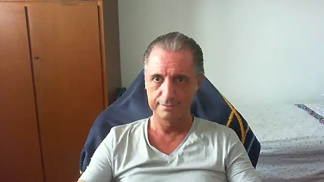 Snapshot of lliuk70mi chatting on June 2026 11:38:01 AM lliuk70mi online show from June 2026 11:38:01 AM