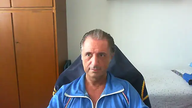 Snapshot of lliuk70mi chatting on June 2026 11:36:01 AM lliuk70mi online show from June 2026 11:36:01 AM