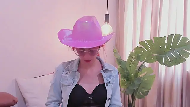 RedMeloddy online show from February 2025 07:17:01 PM