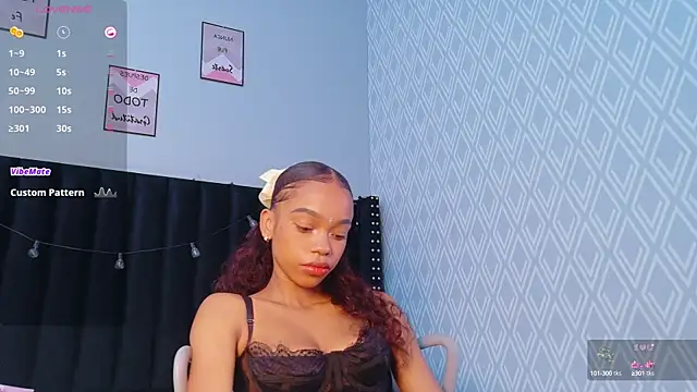 Snapshot of littleebonymommy chatting on September 2025 08:12:02 PM littleebonymommy online show from September 2025 08:12:02 PM