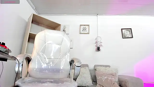 Alexx Scoot online show from March 2025 10:53:01 PM