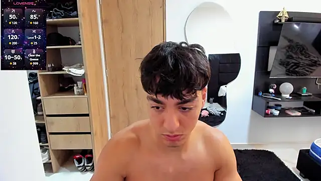 Cristhian Evans online show from October 2025 02:26:01 PM