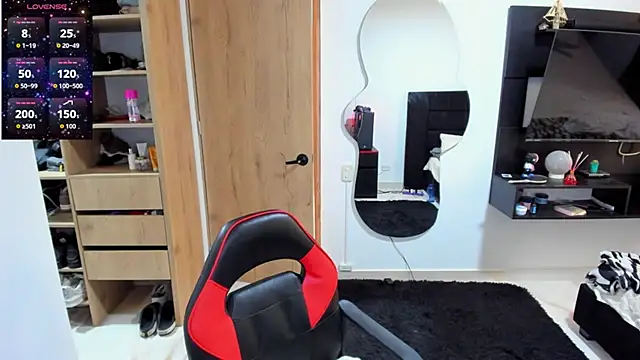 Cristhian Evans online show from October 2025 01:20:02 PM