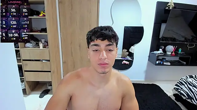 Cristhian Evans online show from October 2025 01:12:02 PM