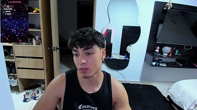 Cristhian Evans online show from October 2025 02:33:01 AM