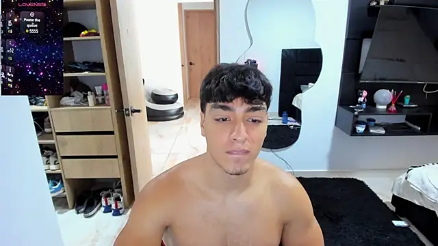 Cristhian Evans online show from October 2025 12:08:02 PM