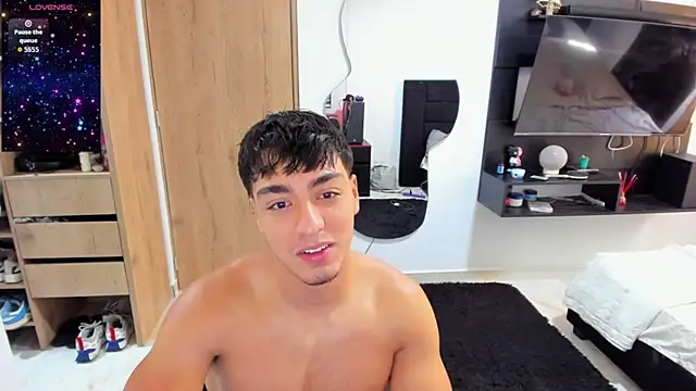 Cristhian Evans online show from October 2025 03:30:02 PM