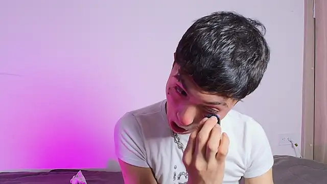 Justyn Ross online show from September 2025 11:10:01 PM