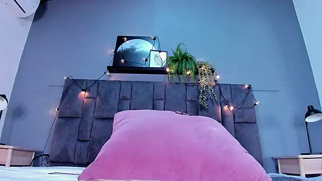 DulceAurora   online show from October 2025 02:42:01 AM