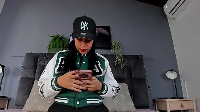 DulceAurora   online show from February 2026 02:26:01 AM